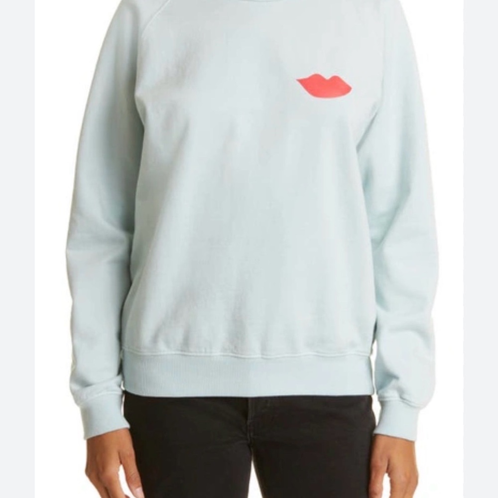 Stylish Light Blue Sweatshirt with Red Lips Graphic
